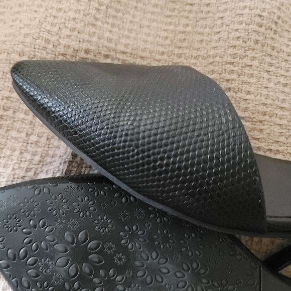 CL by Chinese Laundry shoes - Picture 4 of 4